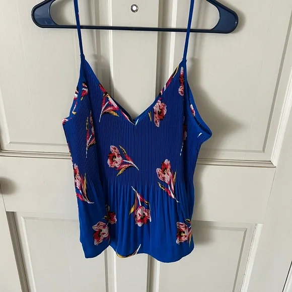 Express Blue Floral tank size L - Picture 2 of 4